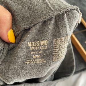 Women’s gray leggings; size M